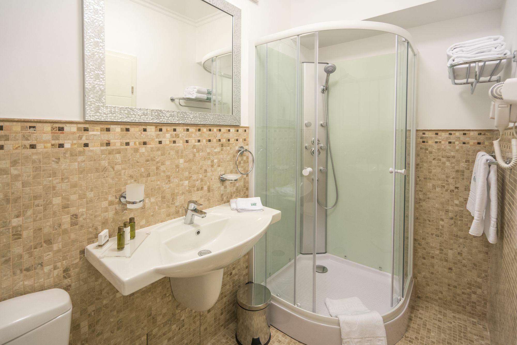Studio One Accommodation Suites Bucureşti Eksteriør bilde