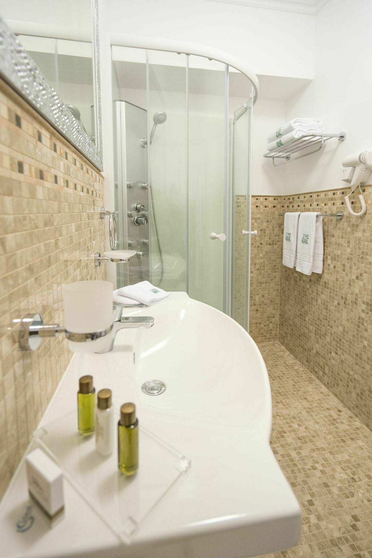 Studio One Accommodation Suites Bucureşti Eksteriør bilde